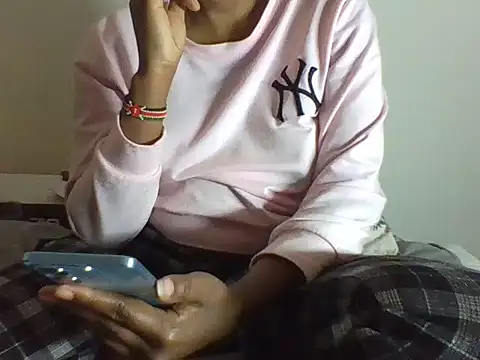 Snapshot of Solayadiva chatting on 04-03-26, 01:42 Solayadiva online show from 04-03-26, 01:42