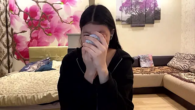 Snapshot of MaeRaads chatting on 03-16-26, 06:34 MaeRaads online show from 03-16-26, 06:34