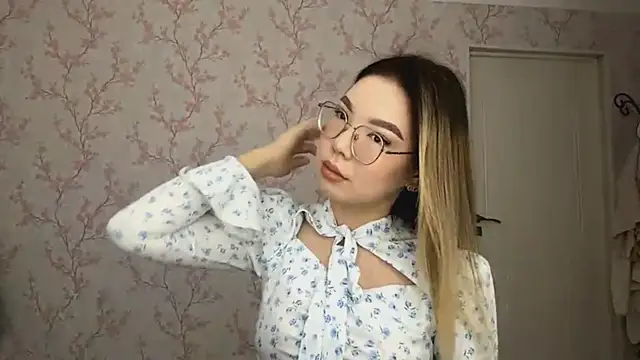 Snapshot of Elina_Mottel chatting on 03-04-26, 09:04 Elina Mottel online show from 03-04-26, 09:04