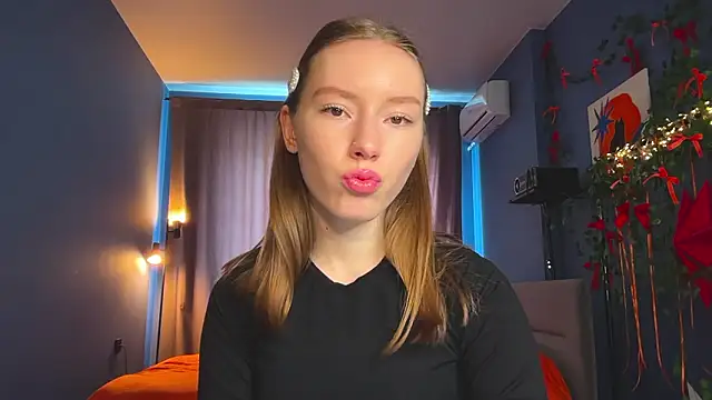 Snapshot of Anna_Kare chatting on 03-25-26, 07:25 Anna Kare online show from 03-25-26, 07:25