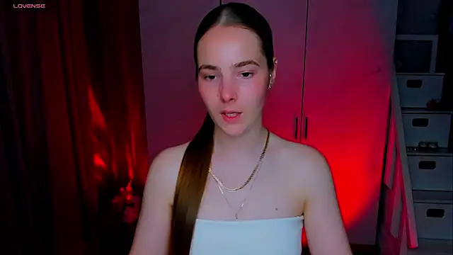 Maddy Wood  online show from 06-08-26, 03:56