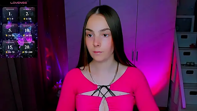Maddy Wood  online show from 06-11-26, 04:49