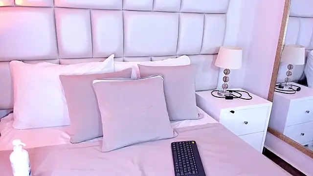 annybentleii online show from 04-23-26, 07:05