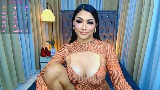 Snapshot of Laureen_Hilton chatting on 03-06-26, 11:28 Laureen Hilton online show from 03-06-26, 11:28