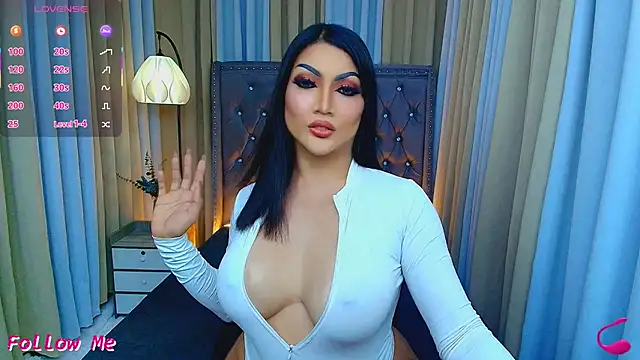 Snapshot of Laureen_Hilton chatting on 03-14-26, 11:37 Laureen Hilton online show from 03-14-26, 11:37