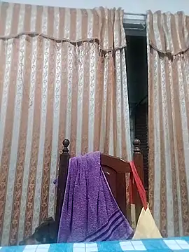 Snapshot of Lucia_queen chatting on 03-17-26, 04:06 Lucia queen online show from 03-17-26, 04:06