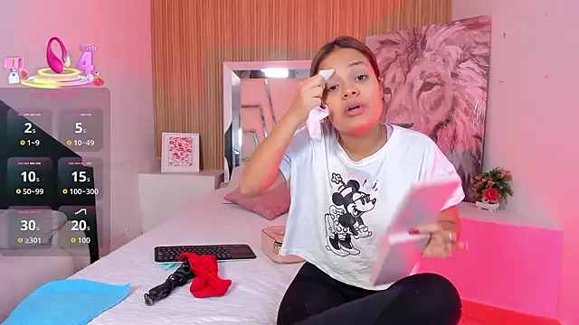 Snapshot of SiaFoxx_ chatting on 03-03-26, 04:29 SiaFoxx online show from 03-03-26, 04:29