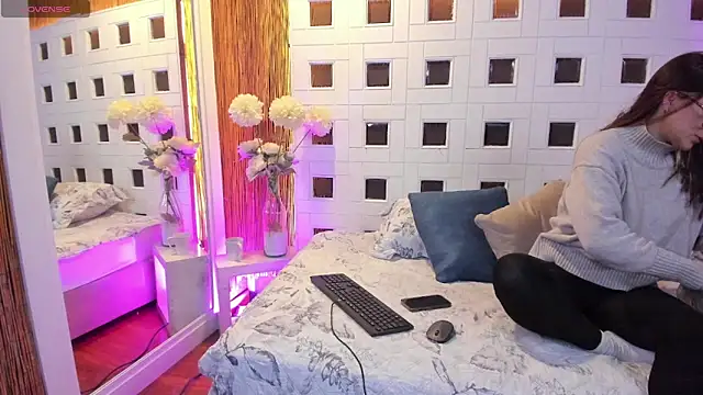 Snapshot of aleessiia chatting on 03-04-26, 12:55 aleessiia online show from 03-04-26, 12:55