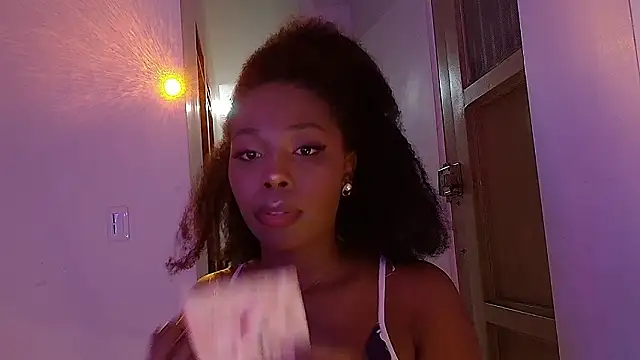 Snapshot of Lunaruiz chatting on 03-12-26, 06:19 Lunaruiz online show from 03-12-26, 06:19