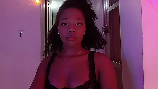 Snapshot of Lunaruiz chatting on 03-13-26, 03:13 Lunaruiz online show from 03-13-26, 03:13