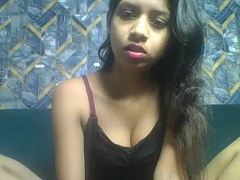 Snapshot of Rani1993 chatting on 02-20-26, 08:05 Rani1993 online show from 02-20-26, 08:05