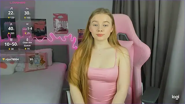 Snapshot of EvaRaee chatting on 02-19-26, 03:57 EvaRaee online show from 02-19-26, 03:57