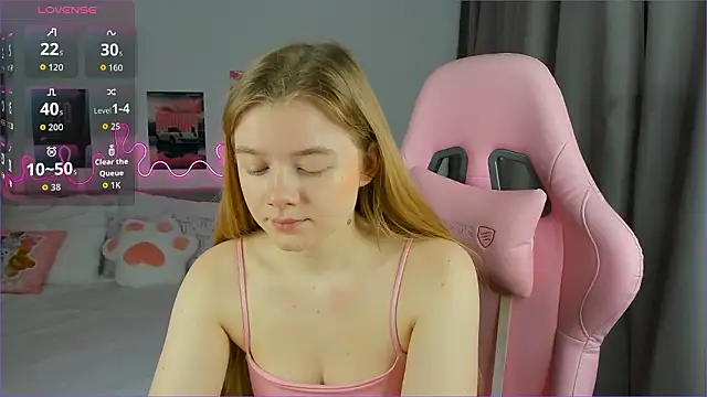 Snapshot of EvaRaee chatting on 03-05-26, 03:24 EvaRaee online show from 03-05-26, 03:24