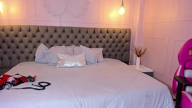 hillary bigbutt online show from 02-25-26, 11:36