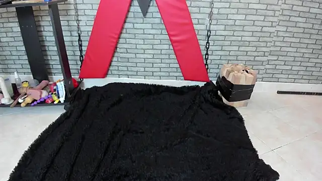 hillary bigbutt online show from 06-25-26, 10:53
