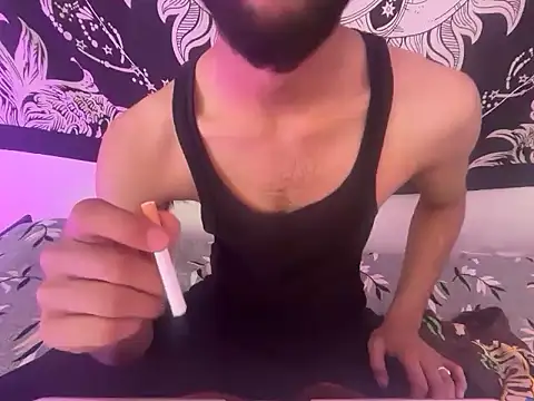 Snapshot of Robyne_xx chatting on 03-11-26, 09:37 Robyne xx online show from 03-11-26, 09:37