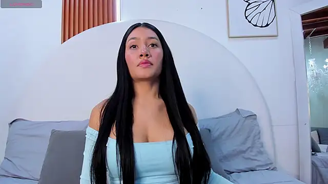 Snapshot of Violett_Rosse_ chatting on 03-13-26, 04:35 Violett Rosse online show from 03-13-26, 04:35