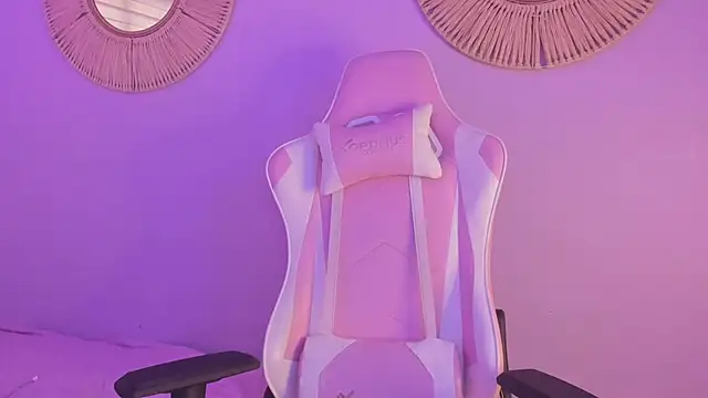 Snapshot of Lummii_ chatting on 03-04-26, 07:09 Lummii online show from 03-04-26, 07:09