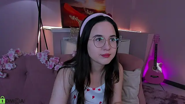 leylamirage online show from 02-25-26, 12:15