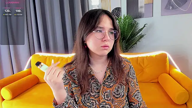 leylamirage online show from 04-24-26, 12:18