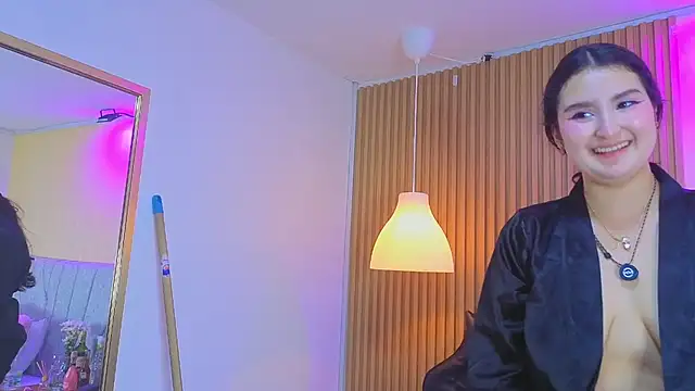 Snapshot of zoe_moon__ chatting on 03-13-26, 01:56 zoe moon online show from 03-13-26, 01:56