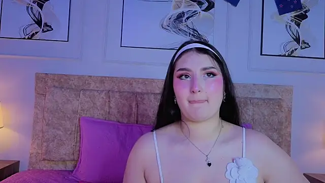 zoe moon   online show from 07-08-26, 11:37