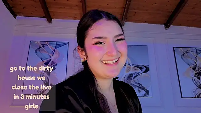 zoe moon   online show from 07-28-26, 06:20