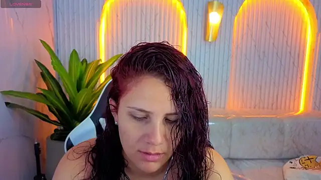 Snapshot of Natasha__tp chatting on 06-11-26, 12:36 Natasha tp online show from 06-11-26, 12:36