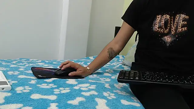 skinnysexy18 online show from 06-01-26, 08:10