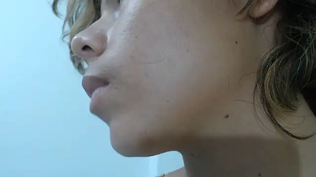 skinnysexy18 online show from 06-11-26, 12:32