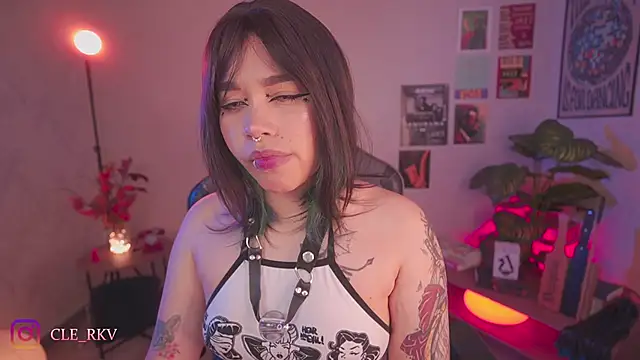 violette clerk1  online show from 04-25-26, 10:40