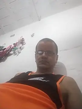 Snapshot of Roque-74 chatting on 02-20-26, 02:41 Roque-74 online show from 02-20-26, 02:41