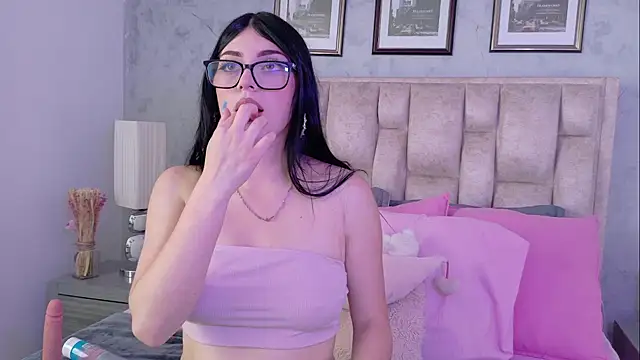 IsabellaRossi online show from 06-14-26, 05:37
