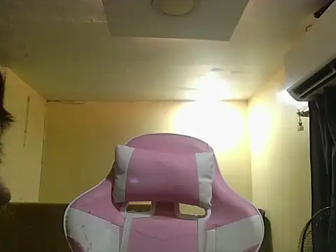 Snapshot of Luna_Moonfang chatting on 04-14-26, 03:51 Luna Moonfang online show from 04-14-26, 03:51