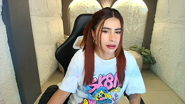 Snapshot of Elizabeth__r chatting on 03-12-26, 03:12 Elizabeth r online show from 03-12-26, 03:12