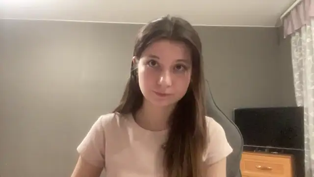 Snapshot of LunnaBliss chatting on 03-10-26, 05:18 LunnaBliss online show from 03-10-26, 05:18