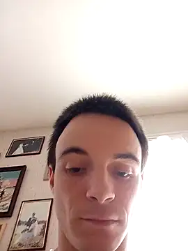 Snapshot of thom7246 chatting on 03-11-26, 10:54 thom7246 online show from 03-11-26, 10:54