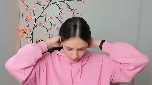 Snapshot of KissMeJulia chatting on 03-13-26, 06:20 KissMeJulia online show from 03-13-26, 06:20