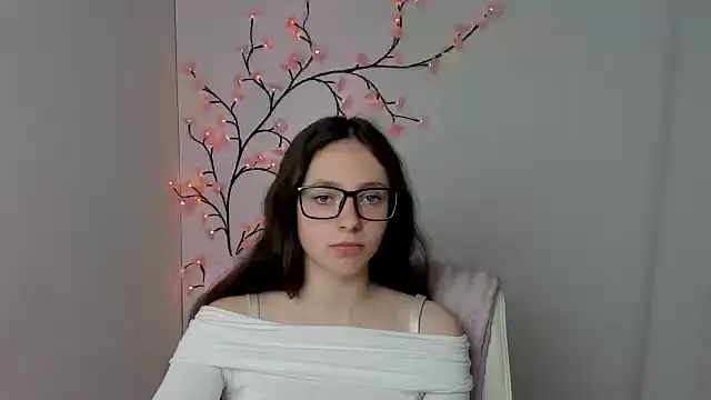 KissMeJulia online show from 05-04-26, 05:36