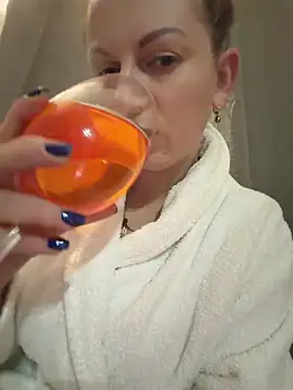 Frenchgirl45 online show from 02-28-26, 12:33