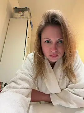 Frenchgirl45 online show from 02-28-26, 07:37