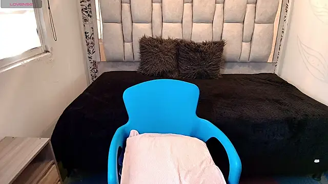 Sofi Blake   online show from 04-17-26, 12:41