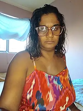 indianstrawberrylips4u online show from 06-22-26, 06:54