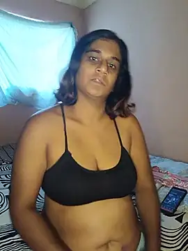 indianstrawberrylips4u online show from 06-24-26, 07:40