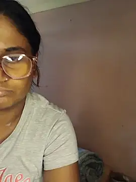 indianstrawberrylips4u online show from 06-28-26, 01:50