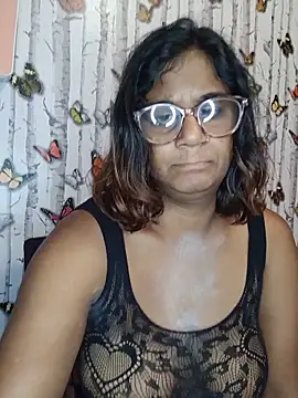 indianstrawberrylips4u online show from 06-30-26, 05:19