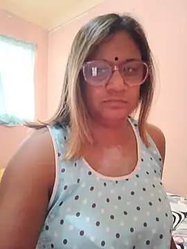 indianstrawberrylips4u online show from 08-01-26, 06:12