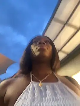 Snapshot of ZarahFerreira chatting on 03-10-26, 11:21 ZarahFerreira online show from 03-10-26, 11:21