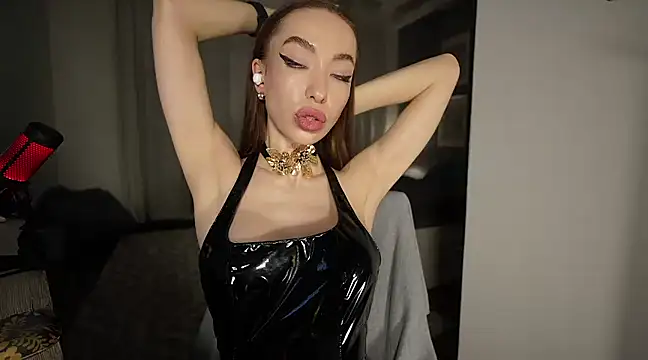 Snapshot of supreme_dominatrix chatting on 03-07-25, 03:40 supreme dominatrix online show from 03-07-25, 03:40