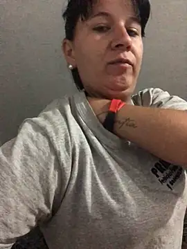 Snapshot of Mariibeella chatting on 03-12-26, 01:06 Mariibeella online show from 03-12-26, 01:06